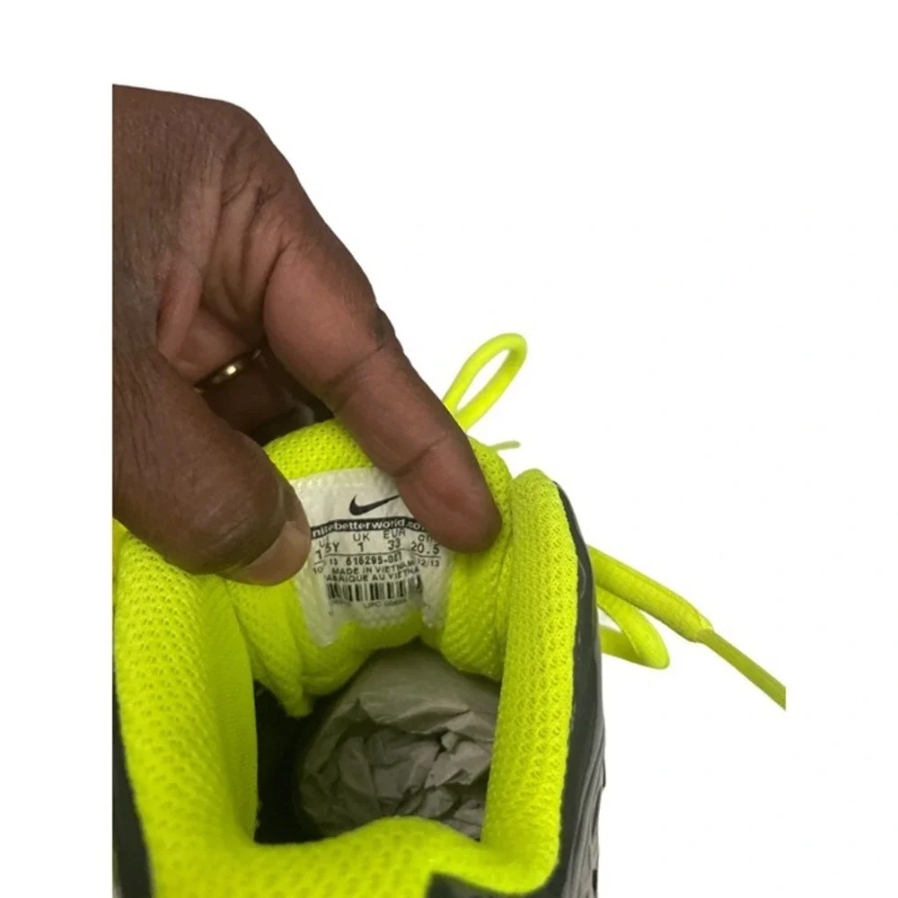 Nike‎ Speedlax Lacrosse Cleats Youth 1.5Y Black Volt Neon Yellow Dual Pull